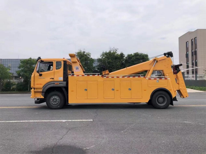 重汽豪瀚拖吊聯(lián)體黃牌清障車(chē)