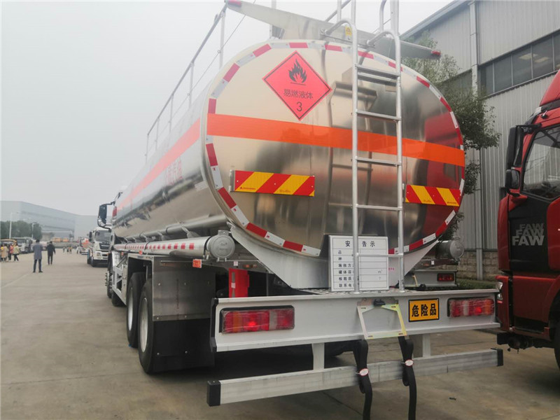 30.4方鋁合金油罐車-31方油罐車可裝26噸