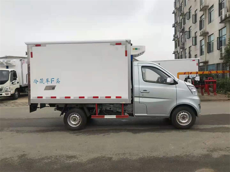 長(zhǎng)安2.68米單輪小型冷藏車