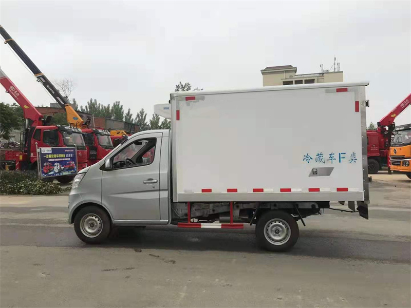 長(zhǎng)安2.68米單輪小型冷藏車