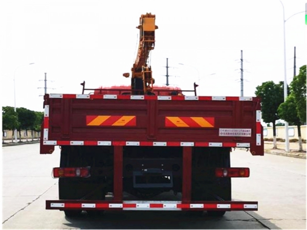 東風(fēng)隨專單橋 徐工隨車吊