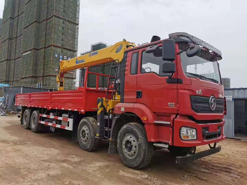 柳汽前四后八隨車吊全面面市