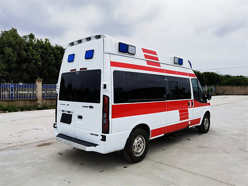 福特新時(shí)代長軸ABS一體化內(nèi)飾救護(hù)車