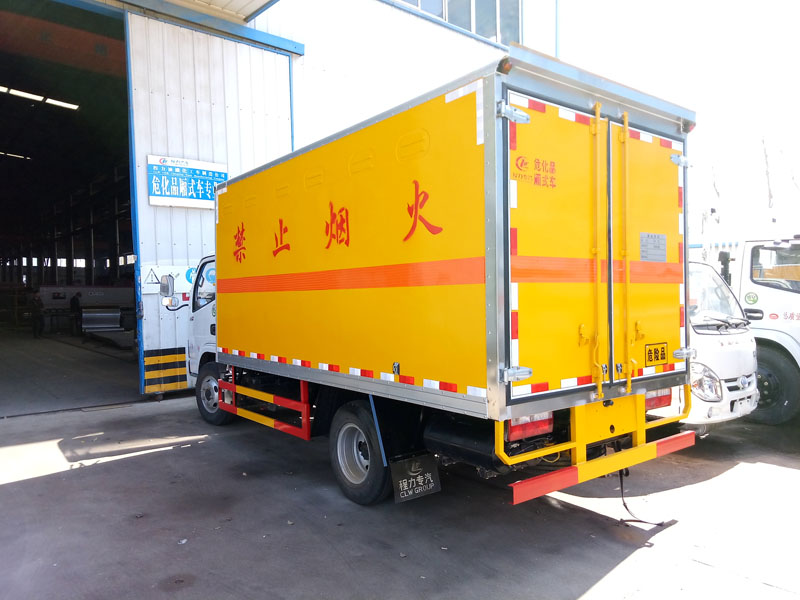 東風(藍牌)爆破器材車