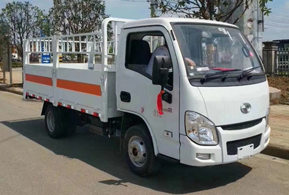 躍進(jìn)3.3米氣瓶運(yùn)輸車