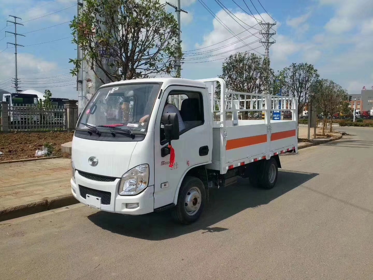 躍進(jìn)3.3米氣瓶運(yùn)輸車