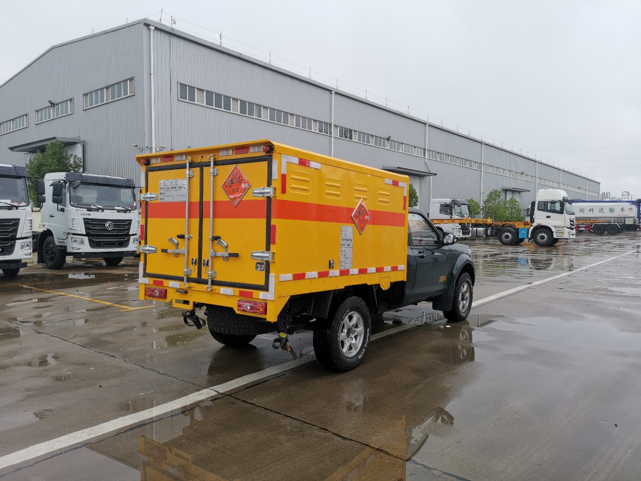 皮卡四驅民爆器材運輸車