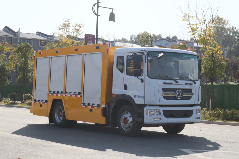 東風(fēng)D9大流量排水車