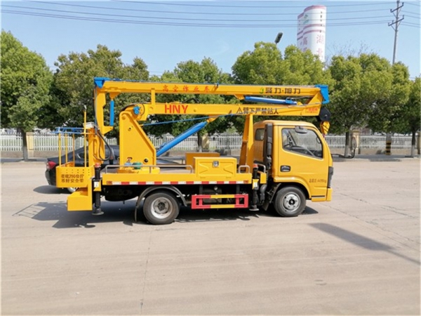 東風(fēng)13.5米高空作業(yè)車(chē)